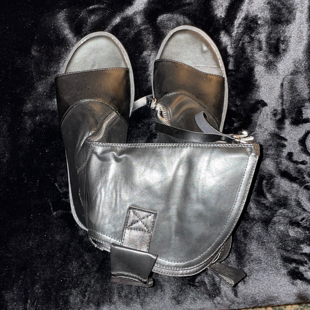 Open toe boots 🥾